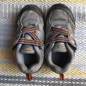Stride Rite Clayton hiking athletic shoes
